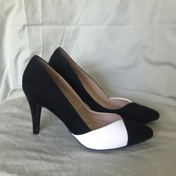 Black and White Color Block Heels - Picture 2 of 4
